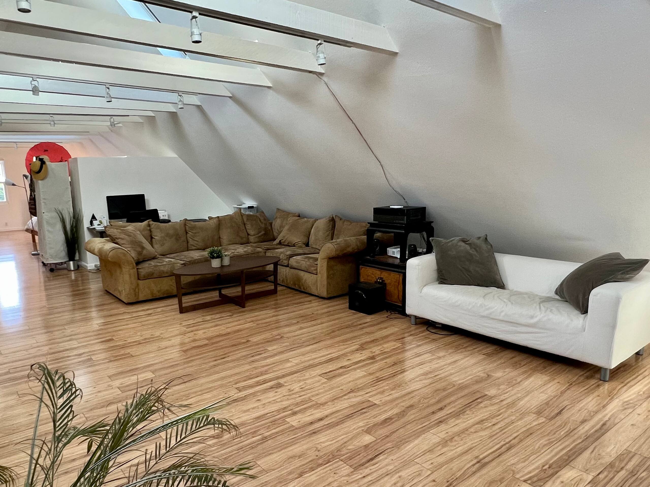 Condo in San Francisco · ★5.0 · 3 bedrooms · 4 beds · 2 baths - Image 3