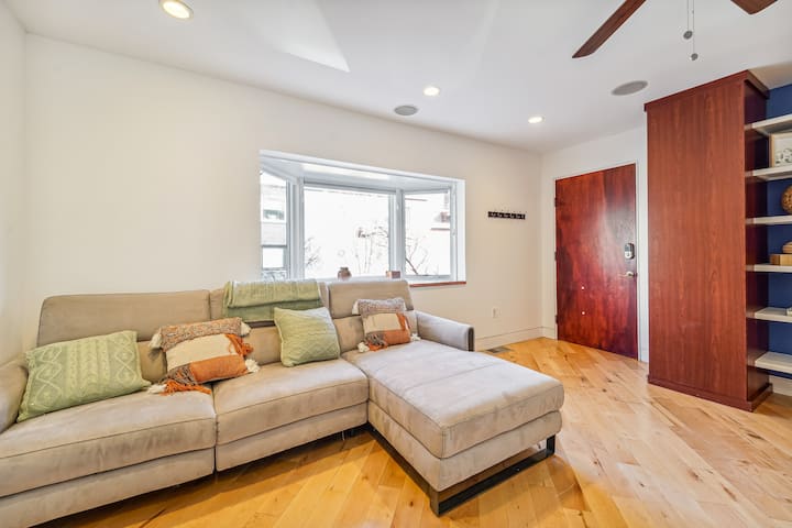Contemporary 3 Bedroom - Hoboken, NJ