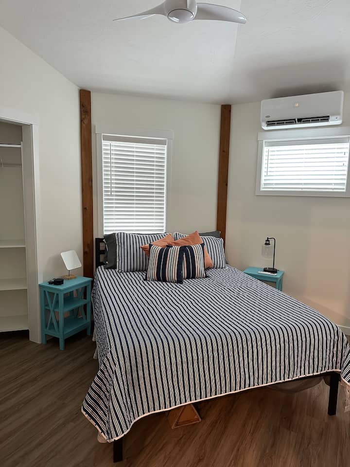 Спалня 2 с двойно легло и гардероб