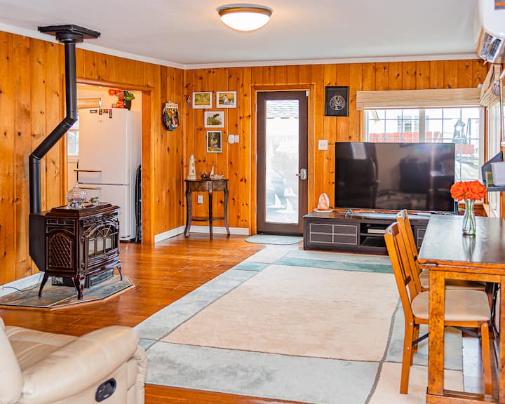 Awesome Waterfront Home W/ Dock! - Northwest Trek Wildlife Park