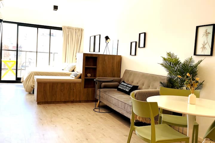 Квартира-студия с парковочным местом в Almagro