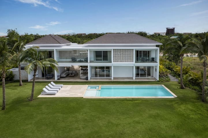 Esto es Vida Properties managed Airbnb listing 3