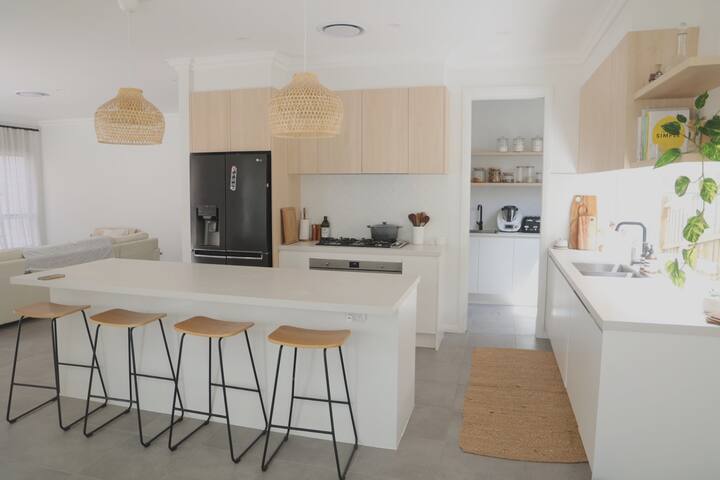 Narrabeen Beachside Home gallery image 5