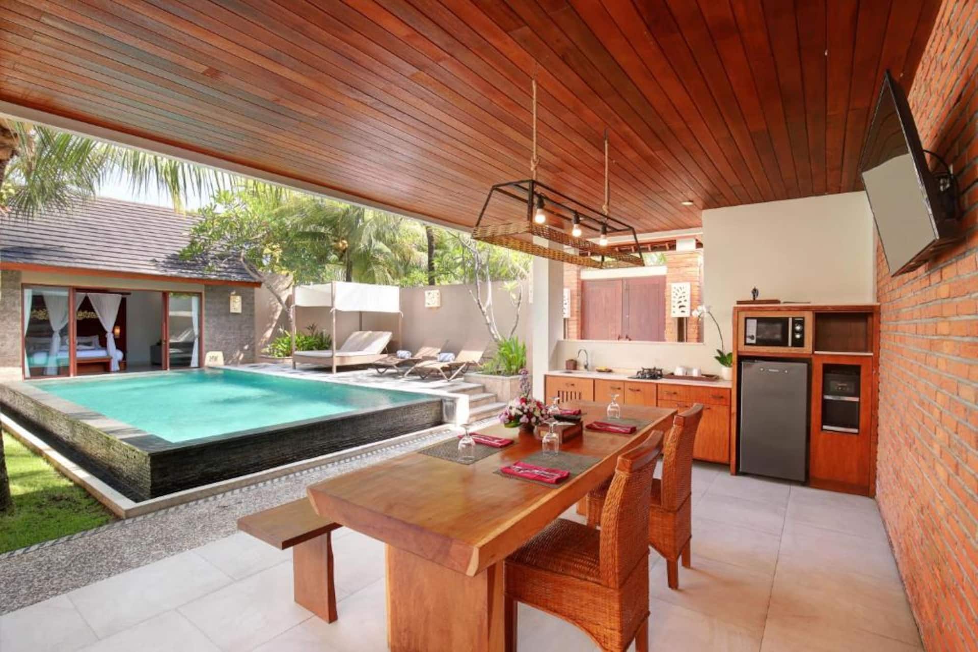 Tropical Hideaway Suite 2 Bedroom Private Villa in Jimbaran 2