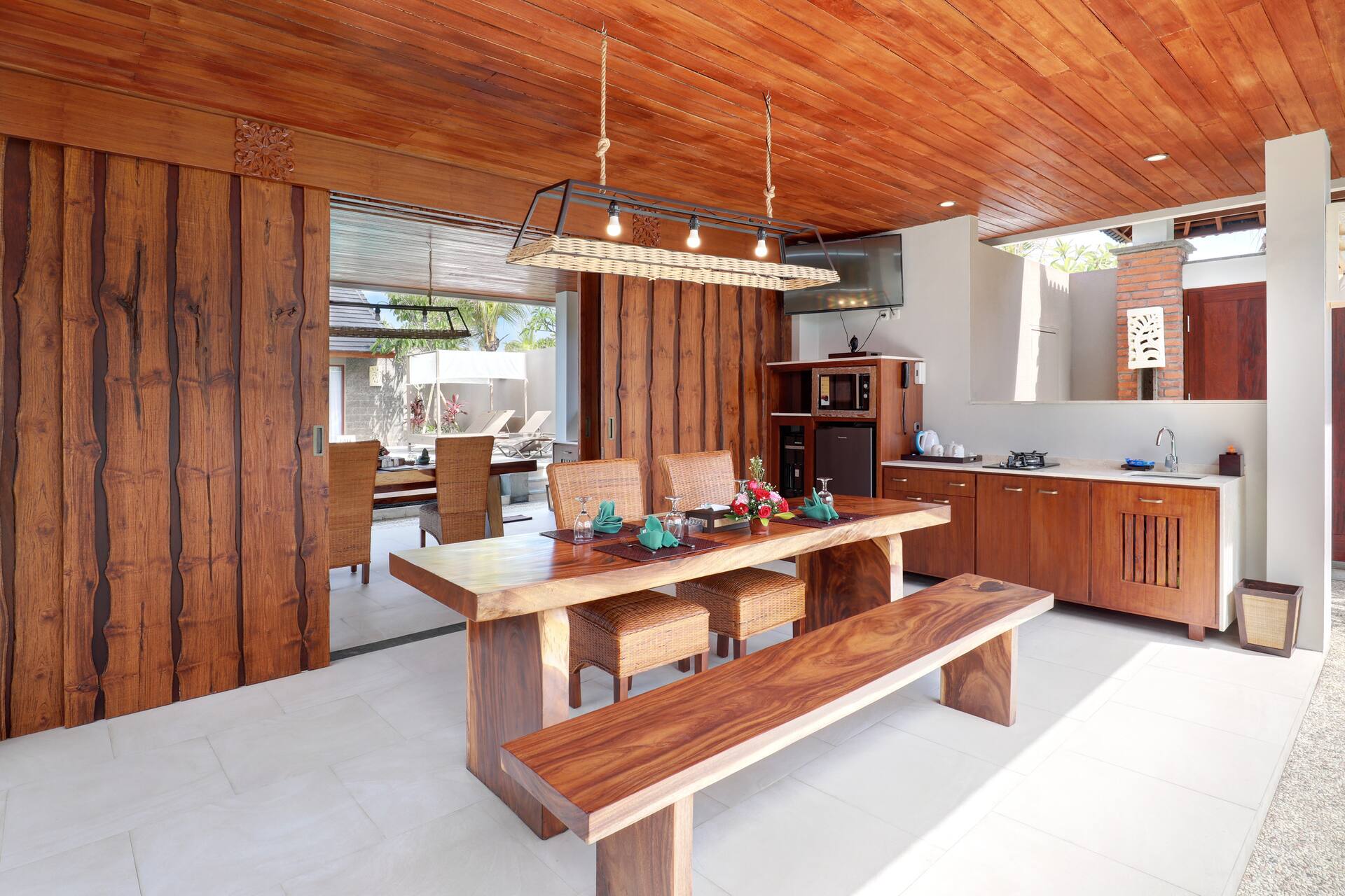 Tropical Hideaway Suite 2 Bedroom Private Villa in Jimbaran 3