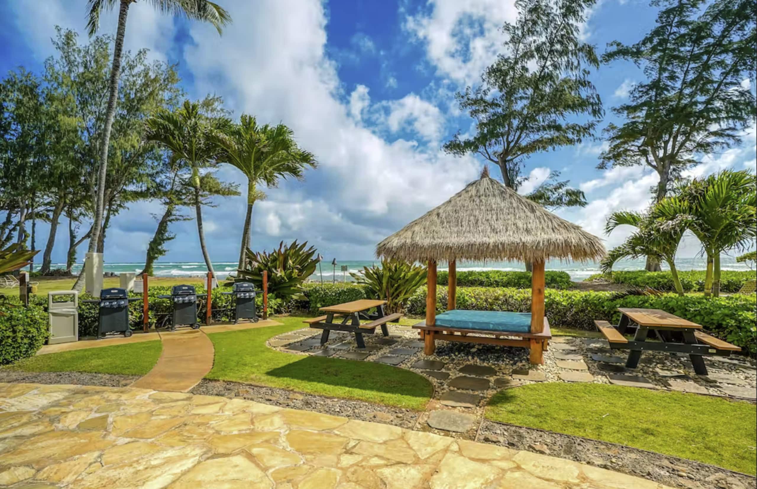 Beautiful OCEAN VIEW with free Parking & Top Floor - Photo 18