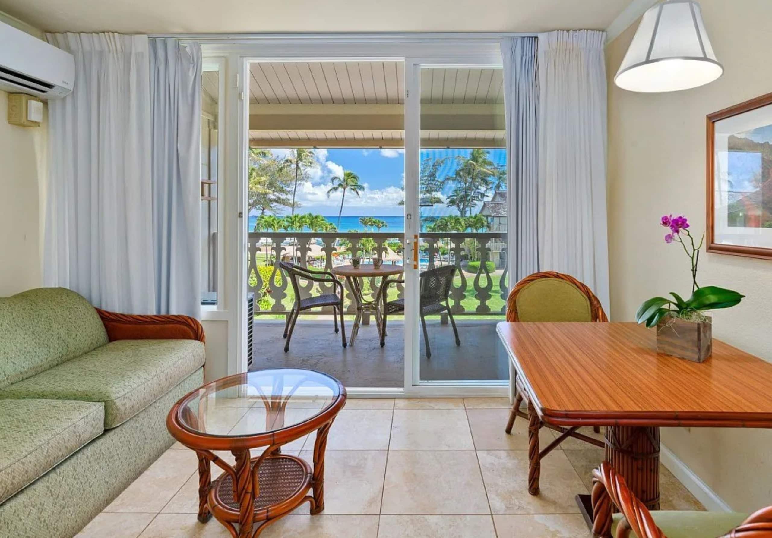 Beautiful OCEAN VIEW with free Parking & Top Floor - Photo 6
