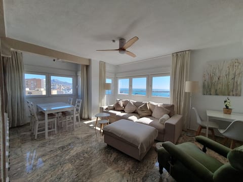 Top Airbnb: VistaMálaga: Panoramic Views & 1 Parking Spot in Soho
