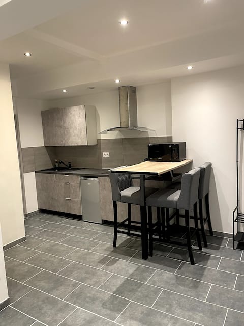 Nice 2-room in the heart of the hills