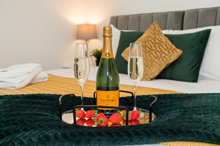 Executive King Bed Luxury Suite - City Centre - Boscombe
