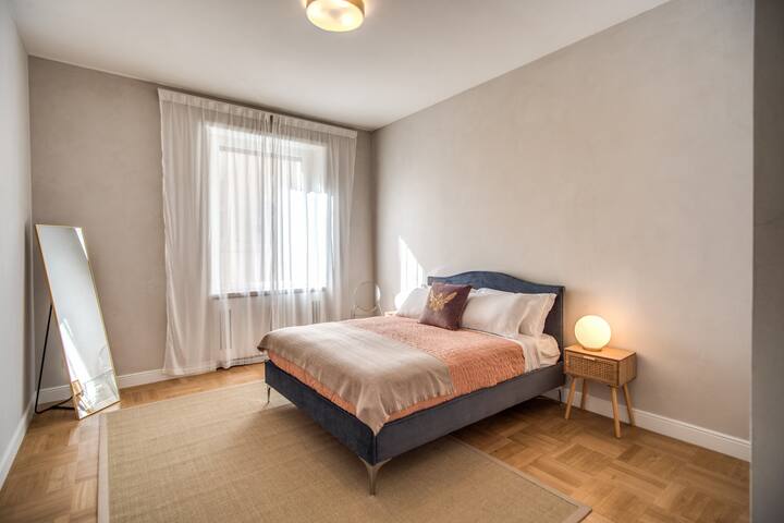 Spacious Luxury Family Home 6 AC/WIFI/ Elevator gallery image 4