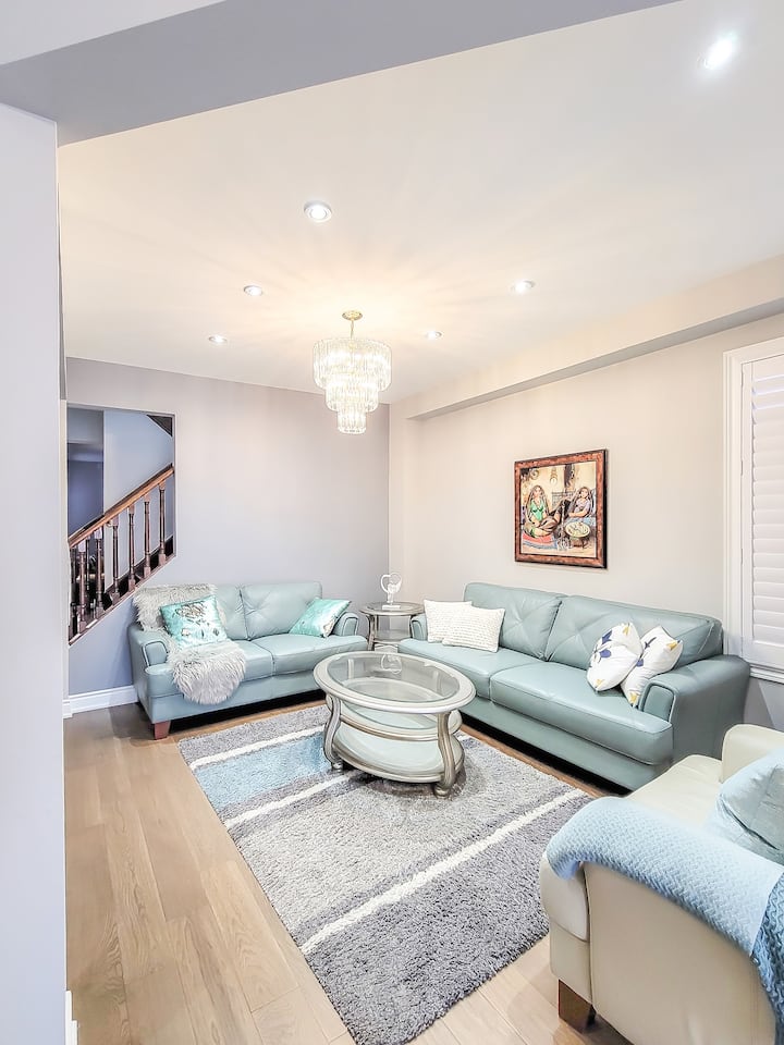 Mississauga Home Away From Home - 20 Mins From Yyz - Mississauga