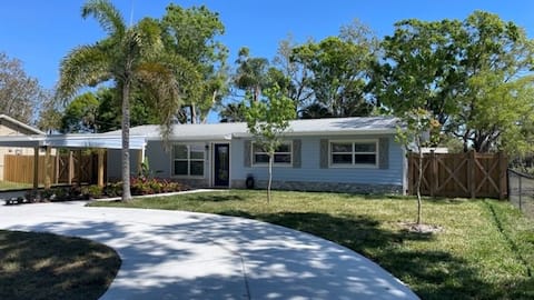 Private Pool | Sun Loungers | BBQ | HotTub | Patio