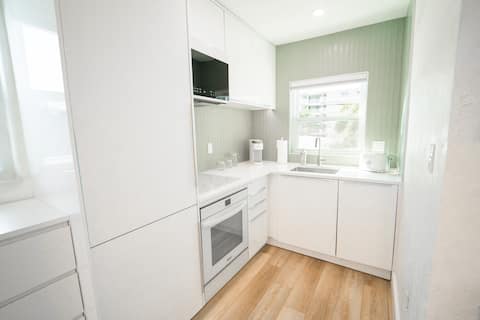 Top Airbnb: King Suite just steps to Siesta Key Beach in Siesta Key