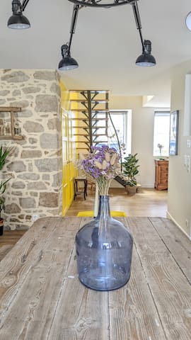 Complètement À L'Ouest managed Airbnb listing 1