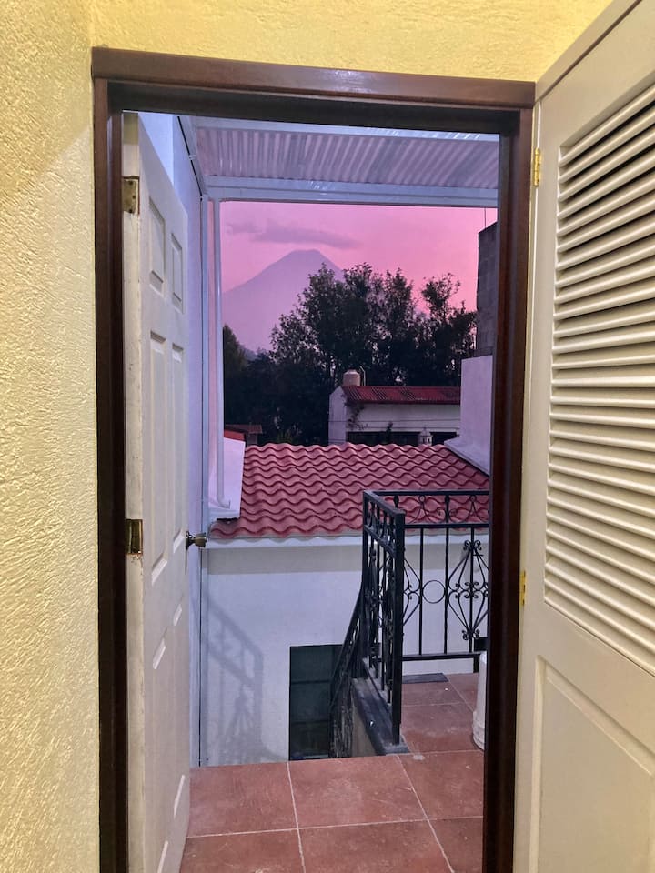 Luxurious 2 Br In Central Antigua W Volcano View - Antigua Guatemala