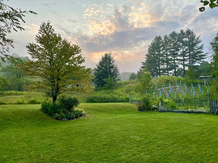 1820s Farmhouse In West Dover Village - Dover, VT