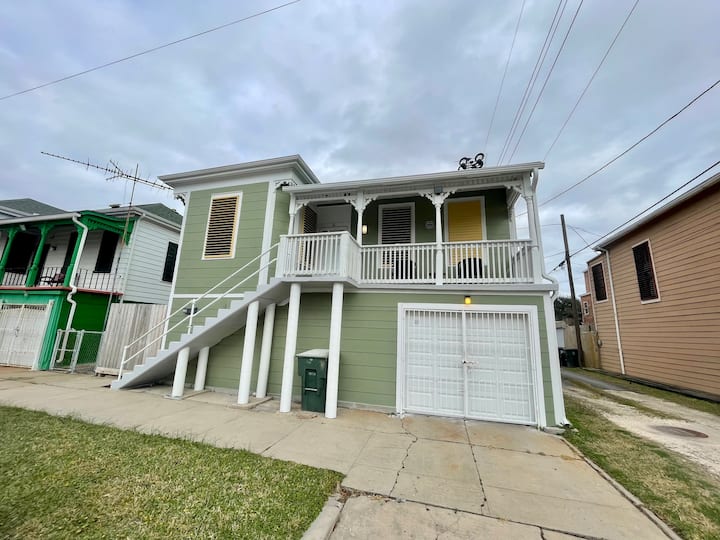NEW! Coastal Retreat for 6! King bed! Houses for Rent in Galveston