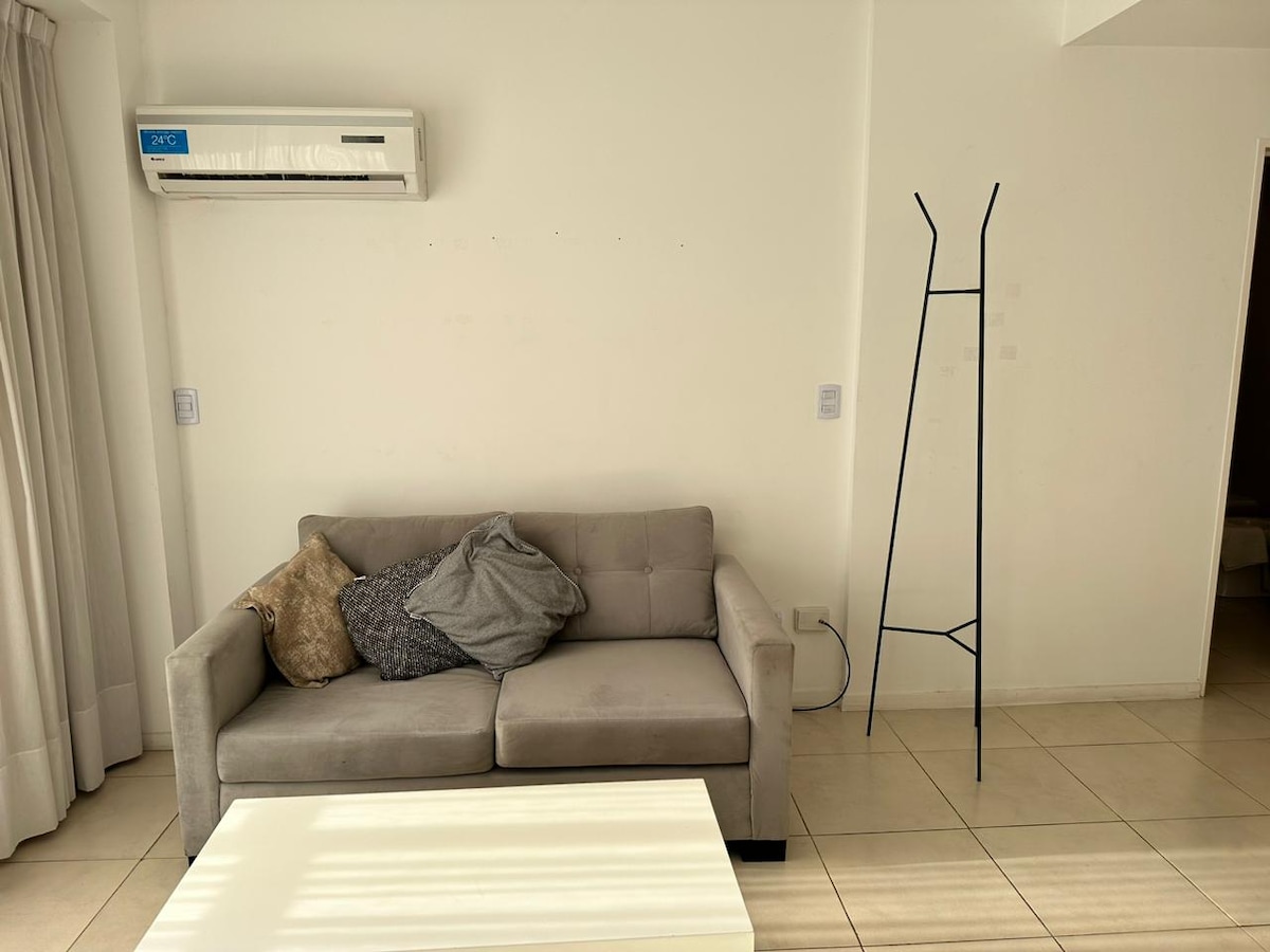 Departamento estudio con balcón en Monserrat