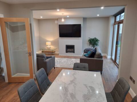 Stunning new 4 bedroom house.