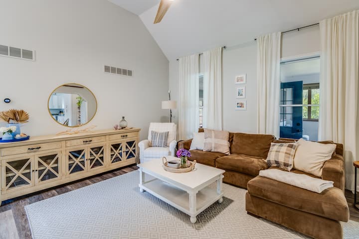 Escape To A Spacious Lewes Home Along Bike Trail - Lewes, DE