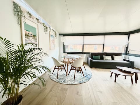 Propriété Airbnb réussie: Spacious apt close to MC train station (3rd floor) à Beausoleil
