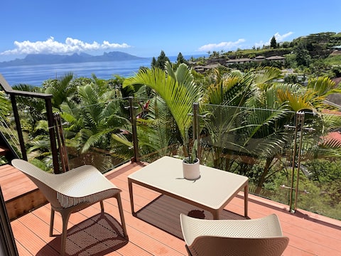 Apartment Tahiti A/C, King Bed and amazing view!