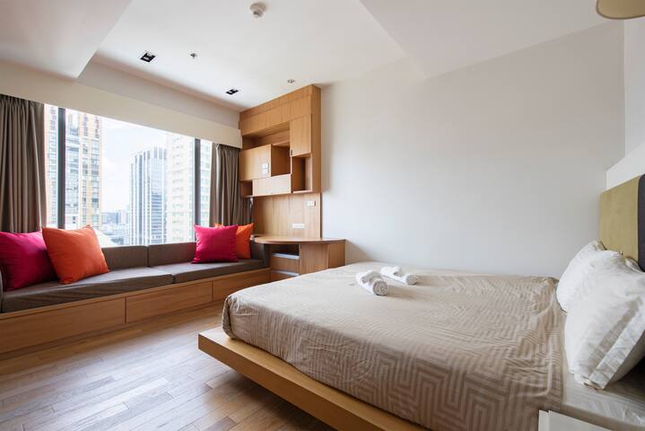 CBD, Luxury 2BR residence, 300 m to BTS Chit Lom gallery image 5