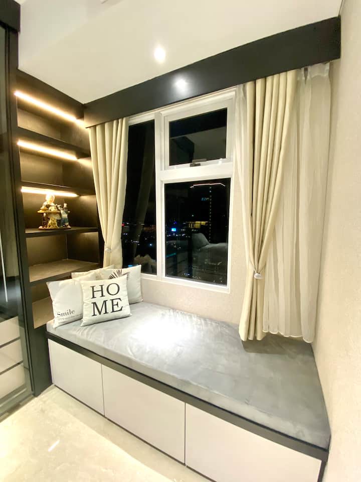 Luxurious & Intimate Apartment Podomoro Delipark - 메단