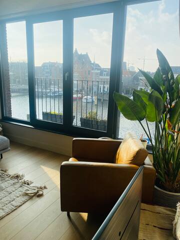 Moderne woning aan de haven gallery image 4