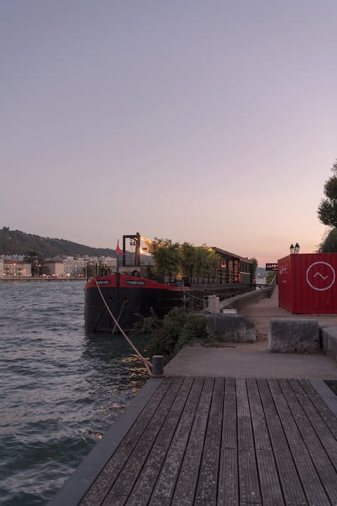 La Péniche - [ Privatisation ]