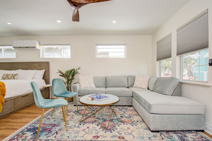 Spacious Luxury Studio In The Heights - Acres Homes - Houston