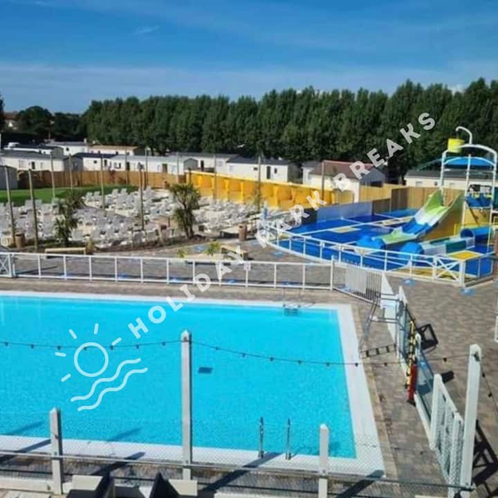 Modern 3 Bed On West Sands @ Seal Bay Resort - Selsey