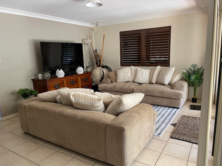 Spacious Home With Pool Park Views - Sunshine Coast