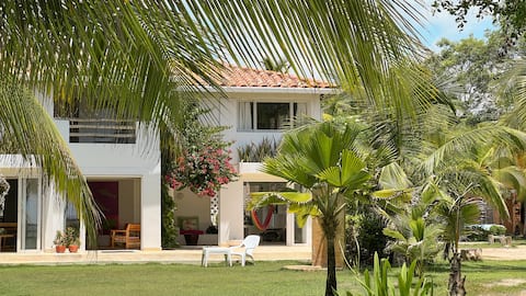 Oceanfront cabin for 18 people