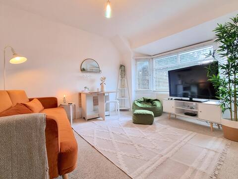 Stylish 2 Bed + Parking in Oxford nr. JR Hospital