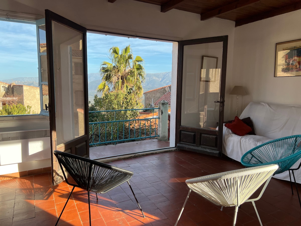 Erfolgreiche Airbnb-Immobilie: Charming house 10 minutes from the beaches in Santa Reparata Di Balagna