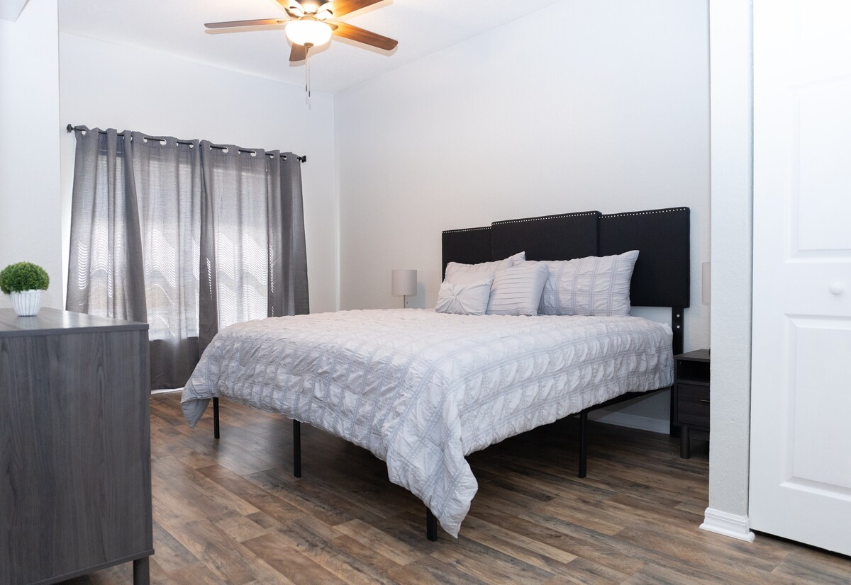 Iko kwenye ghorofa ya kwanza 