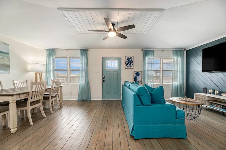 The Island Breeze - Galveston, TX