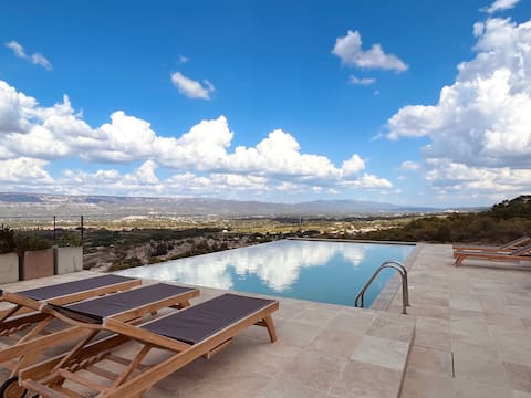 Charming cottage - breathtaking views of Luberon
