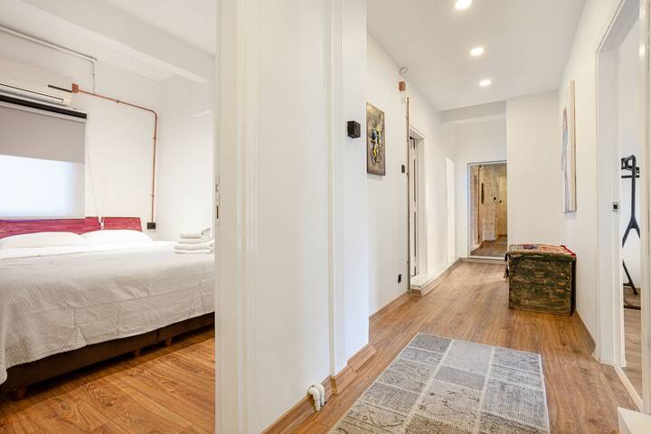 New 6BR/4BA,Lalely AC/elevator gallery image 4