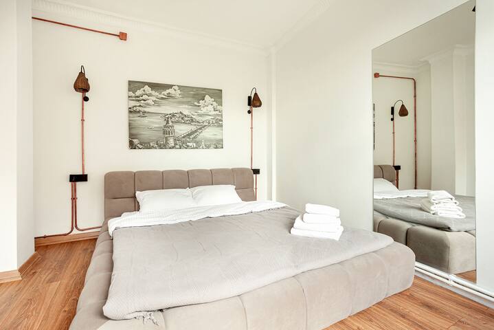 New 6BR/4BA,Lalely AC/elevator gallery image 5