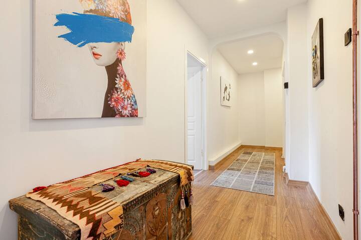 New 6BR/4BA,Lalely AC/elevator gallery image 3