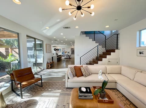 Top performing Airbnb: Luxury & Walkable to best of ATX 4 Beds-3 Bedrooms in Bouldin Creek