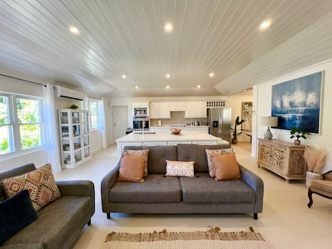 Tranquil, refurbished villa with private pool