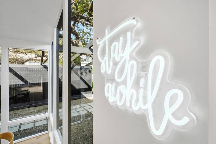 Malibu Beach House by Stay Awhile Villas gallery image 2