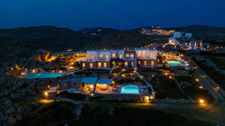 Four bedroom villa in SuperParadise gallery image 5