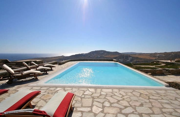 Four bedroom villa in SuperParadise