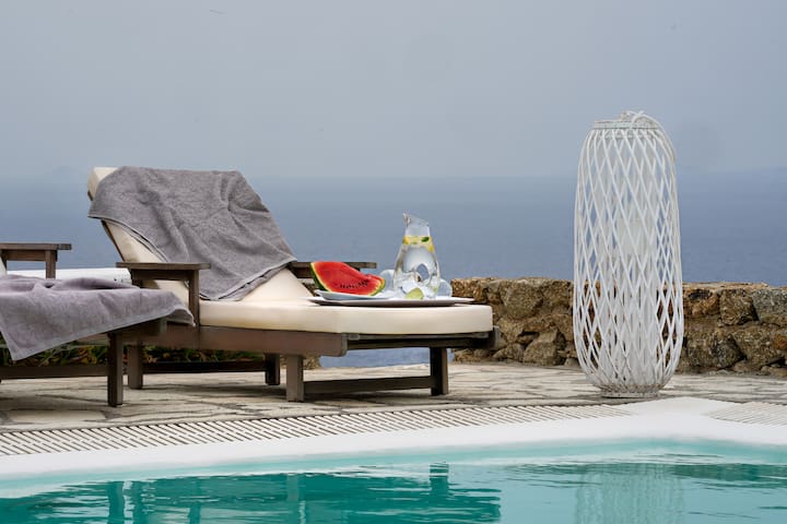 Four bedroom villa in SuperParadise gallery image 4