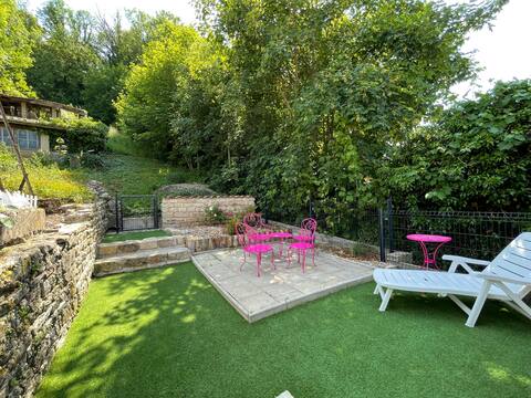 La P'tite Maison and your private terrace!